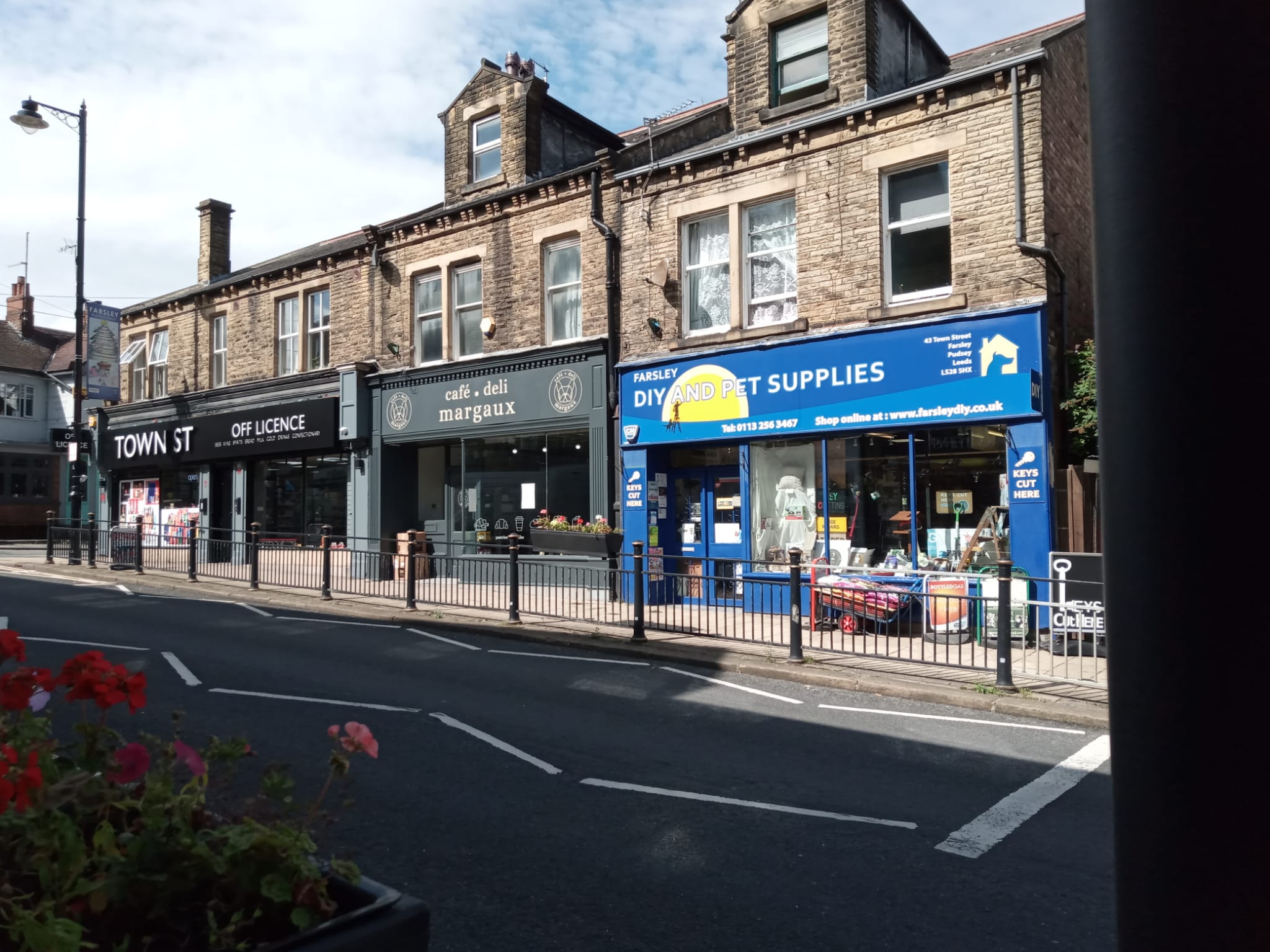 Farsley DIY & Pet Supplies